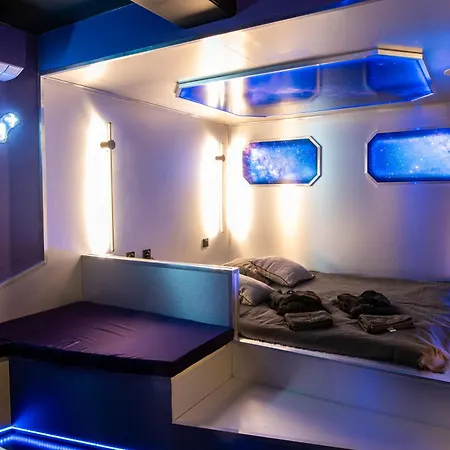 L'eclipsina - Insolite Dans Un Univers Futuriste Appartamento