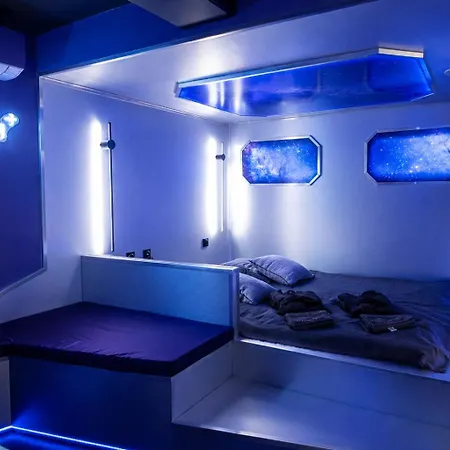 L'eclipsina - Insolite Dans Un Univers Futuriste Daire *